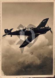 Recto carte postale ancienne	avion Messerschmitt Me 109 1939 en plein ciel couleur sépia