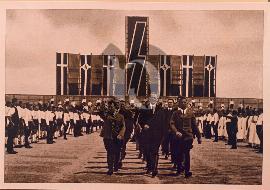 Recto carte postale Marche allemande en Slovénie 1940 drapeau rune zieg victoire