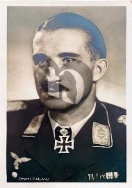 Recto carte postale photo du colonel Adolf Galland Aviateur Luftwaffe avec Croix de chevalier de la croix de fer avec feuilles de chêne.