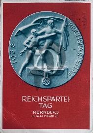 Recto carte postale ancienne rouge avec une piéce commémorative reichsparteitag 1938 ou deux hommes portant drapeau nazi et chaine brissé  inscription Reichsparteitag Nurnberg 5-12 September 1938