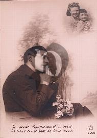 Recto carte postale ancienne soldat ww1 qui pense à sa famille avec un texte de poésie « Je pense longuement  à vous »