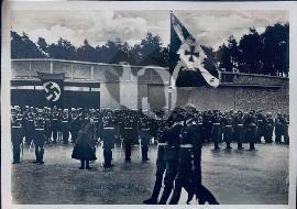 Recto carte postale Goering soldats de la luftwaffe avec drapeau luftwaffe